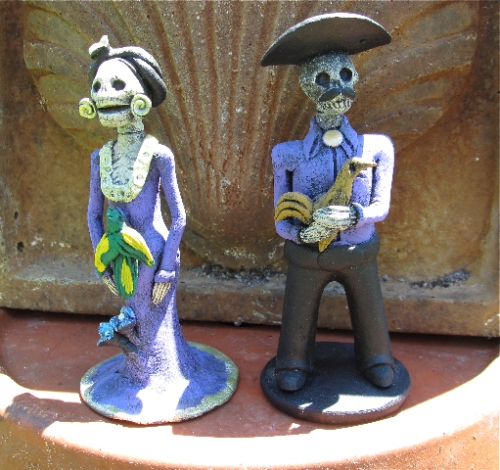 1 Set of 2 Day of The Dead Figurines 6